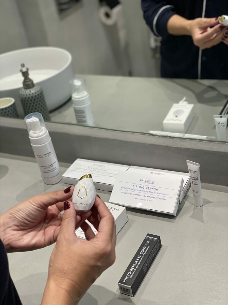 El contorno de ojos que transforma tu mirada: firmeza, hidratación y luminosidad en un solo gesto